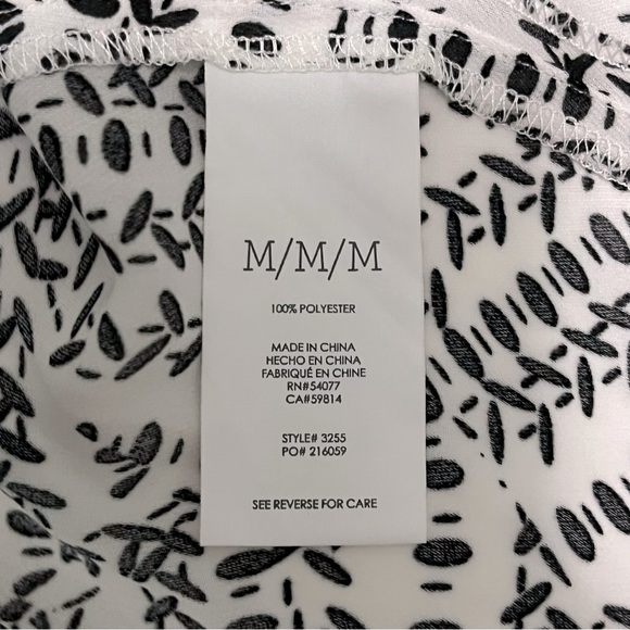 CAbi Split Back Long Sleeve Blouse Black White Abstract Print Style 3255 Size M - Picture 10 of 12
